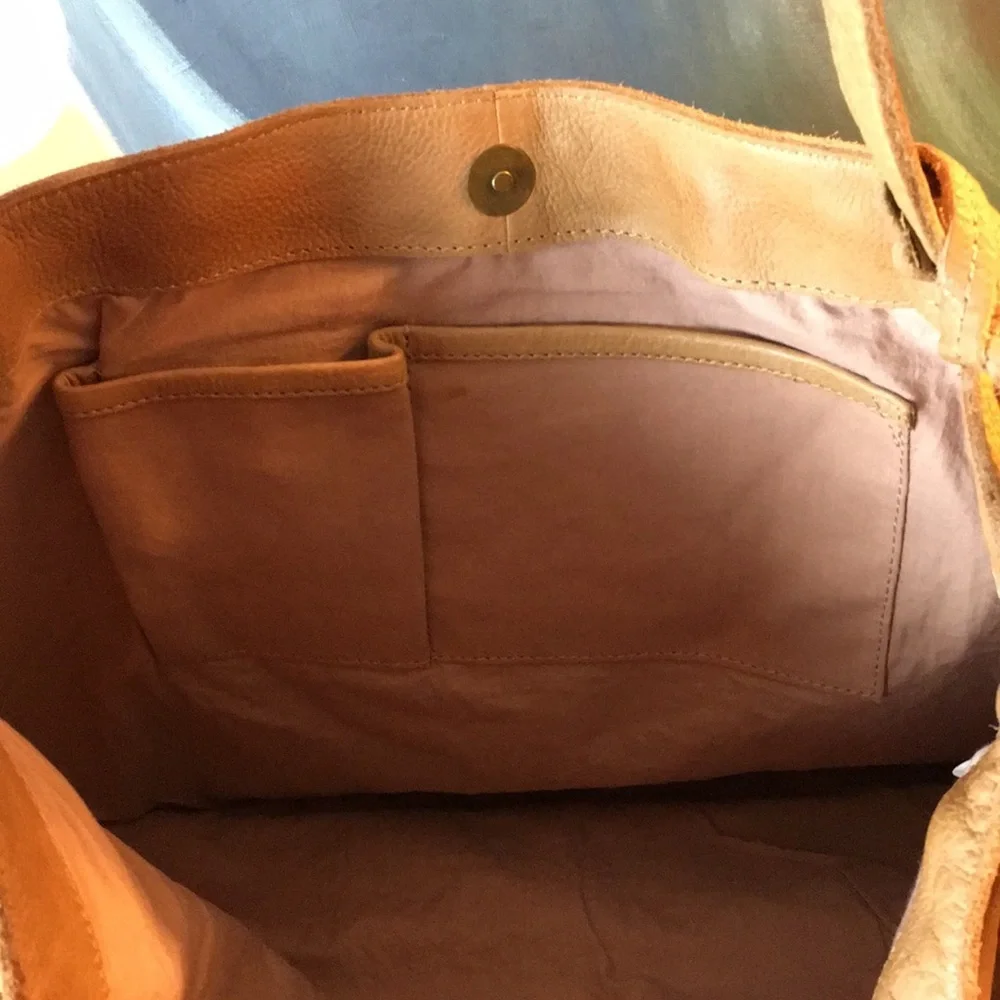 NWT Anabaglish Camel Leather Weekender Tot… - Picture 4 of 9